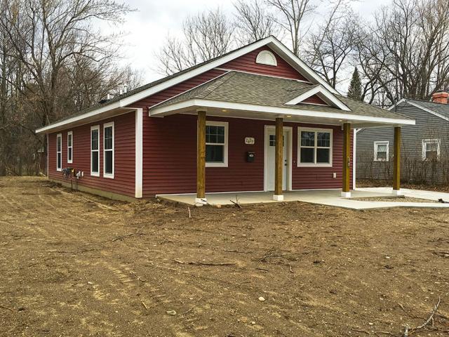 Even without photovoltaic panels, energy-efficiency measures provide energy cost savings of nearly $750 per year compared to a similarly sized home built to the 2009 International Energy Conservation Code. These savings bring energy costs down to about $70 per month.