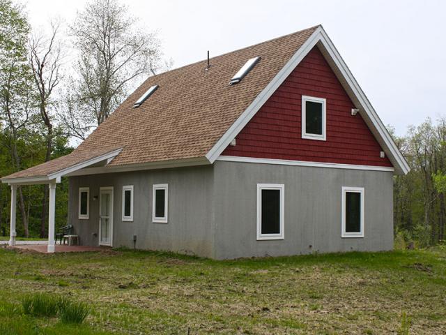 Revival Homes built this 1,380-square-foot home in Litchfield, Connecticut, to the performance criteria of the DOE Ready Home (ZERH) program.