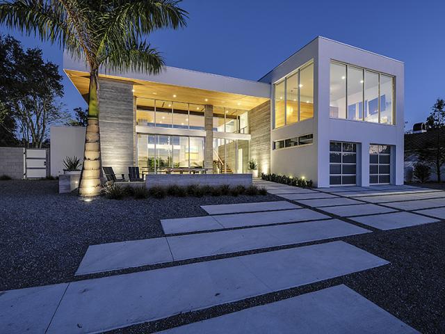 E2 Homes, LLC, built this 3,912-square-foot home in Maitland, Florida, to the performance criteria of the U.S. Department of Energy Zero Energy Ready Home (ZERH) program.