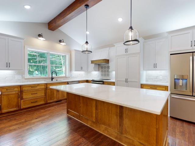 2024-Charis-3-kitchen