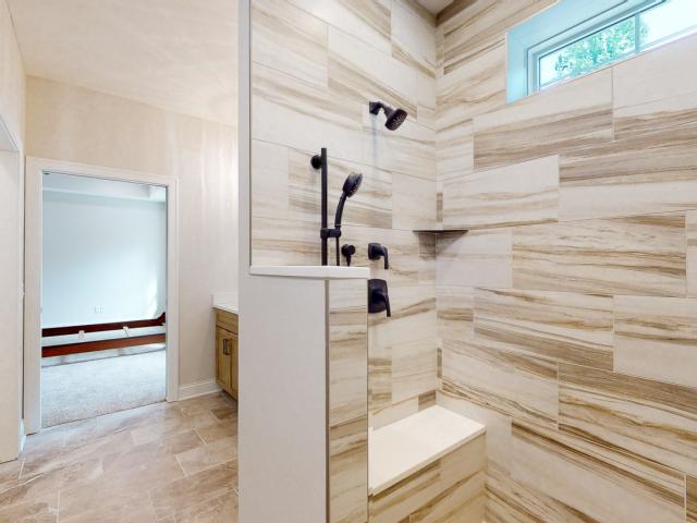 2024-Charis-7-walkin shower