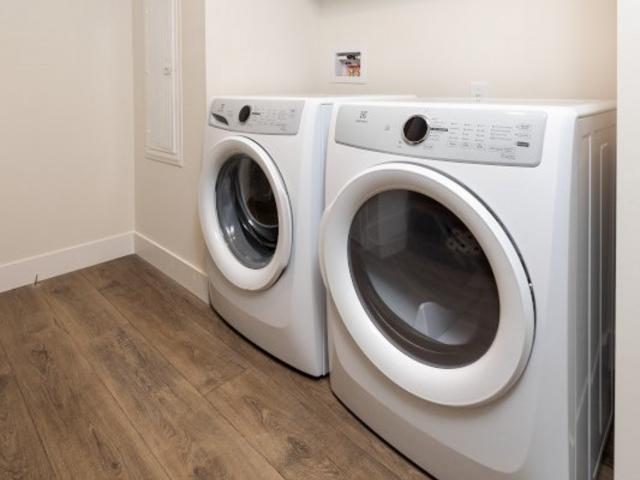 2024-Clayton-8-laundry