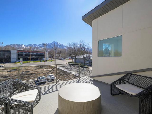 2024-Garbett-6-balcony