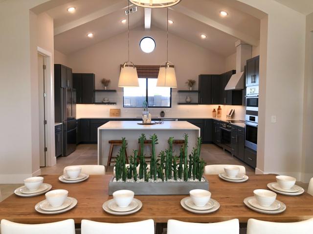 2024-K Hov Pho-4-kitchen