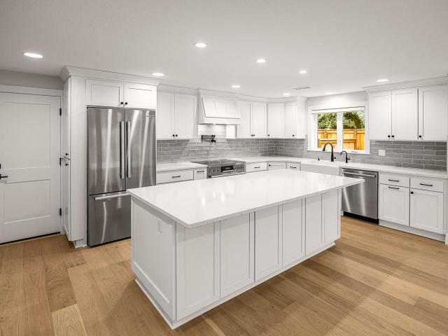 2024-Noyes-4-Kitchen