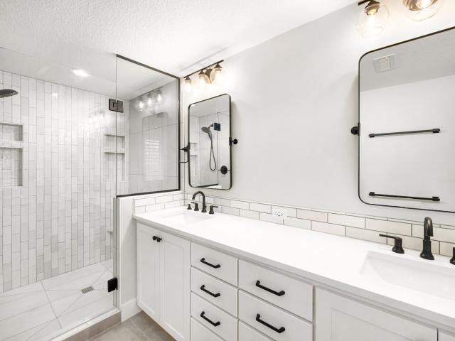 2024-Noyes-7-prim bathrm