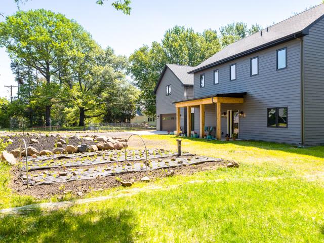 2024-Paltrin-10-yard view