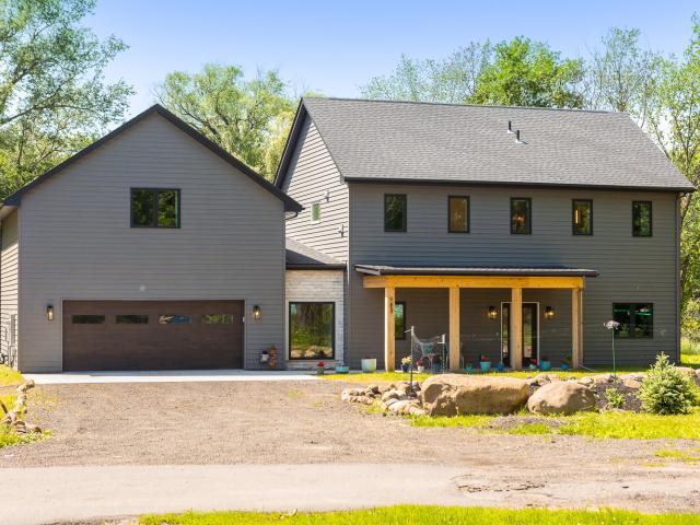 2024-Paltrin-2-front of house