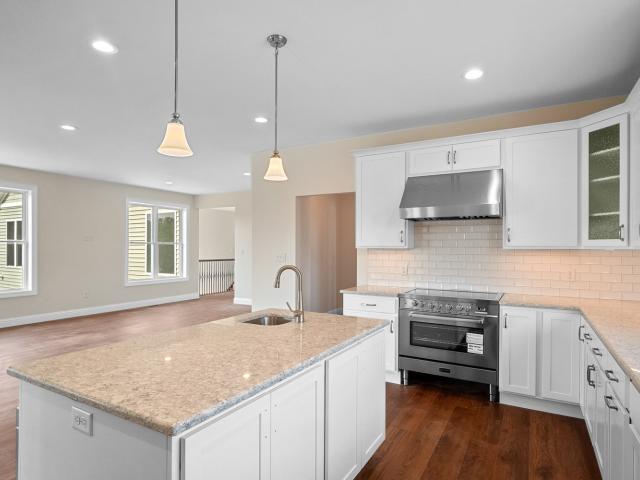 2024-Stockell-5-kitchen lvrm