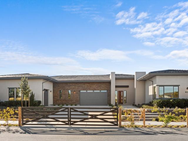 2024-Woodside-3-front of house