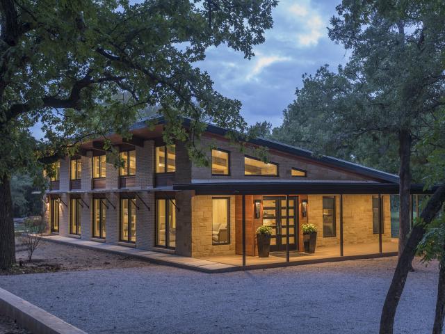 A 4.64-kWh photovoltaic system plus the home’s energy-efficient design save the homeowners an estimated $2,700 per year in energy savings, resulting in energy bills of about $36 per month.