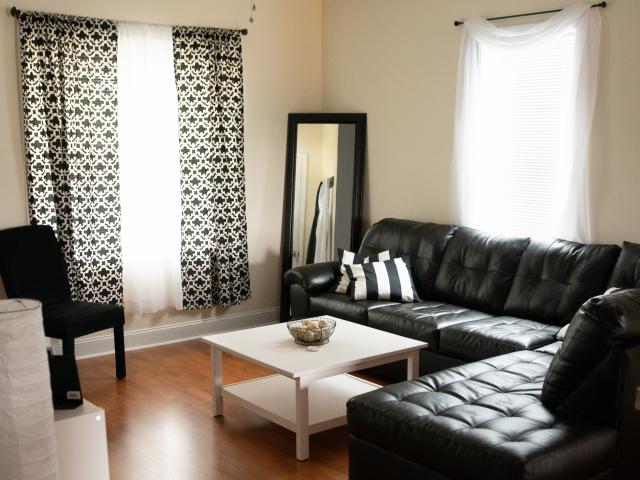 An energy recovery ventilator with a high-efficiency MERV 13 filter and low- and no-VOC paints and finishes add to air quality inside the EPA Indoor airPLUS-certified home.