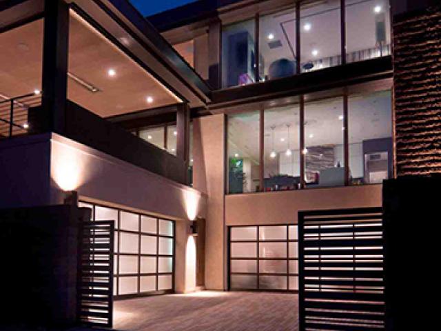 Despite the large amounts of glazing the home still achieved a measured whole-house air-tightness of 2.69 air changes per hour at 50 Pascals (ACH 50), which is well below the code-required 7 ACH 50.