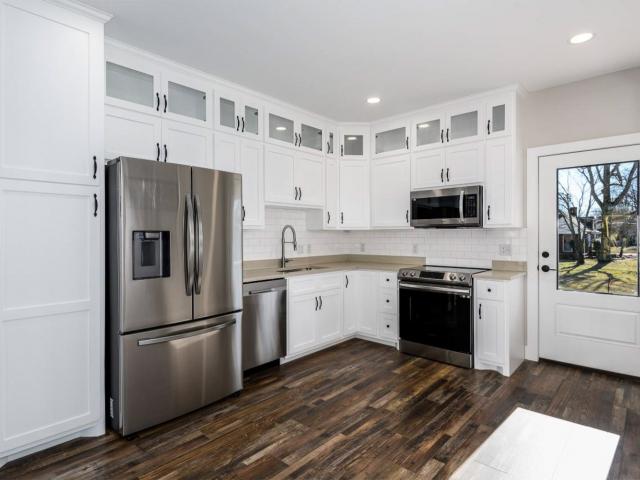 2024-Howard-5-kitchen