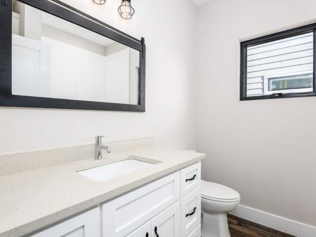 2024-Howard-7-bathroom