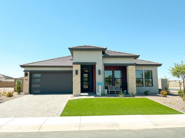 2024-K Hov Pho-1-front of house