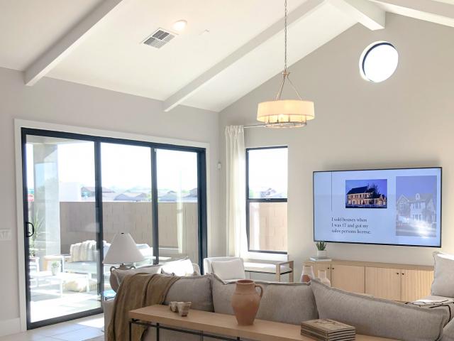 2024-K Hov Pho-3-living room