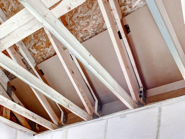 The energy saving attic perimeter framing provides extra space for insulation all the way to the edge, which prevents cold spots along exterior walls.