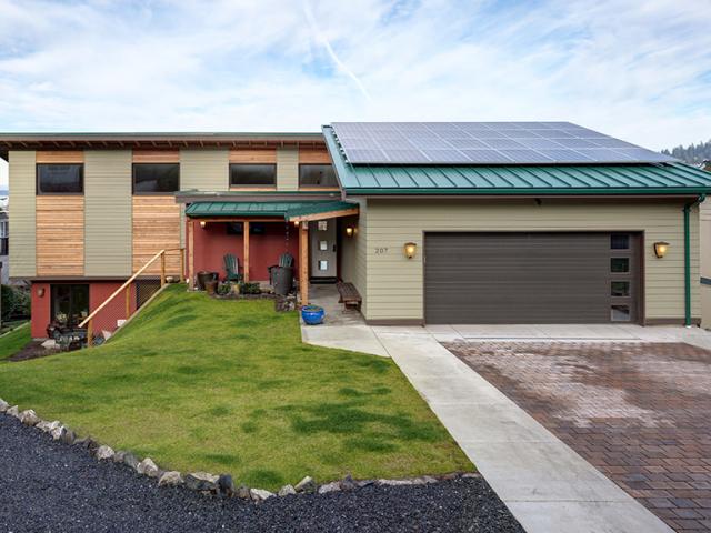 Bellingham Bay Builders built this 2,828-square-foot custom home in Bellingham, Washington, to the performance criteria of the U.S. Department of Energy Zero Energy Ready Home (ZERH) program.