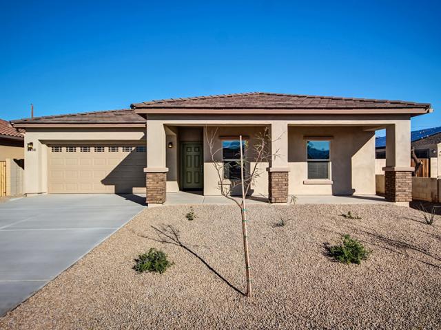 Mandalay Homes built this 1,690-square-foot affordable home in Phoenix, Arizona, to the high performance criteria of the U.S. Department of Energy Zero Energy Ready Home (ZERH) program.