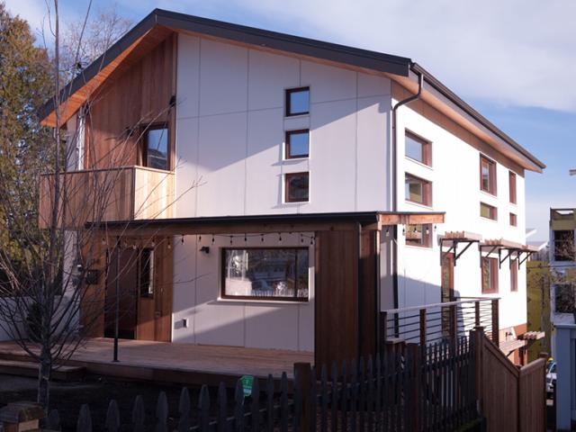 TC Legend Homes built this 3,160-square-foot custom home in Seattle, Washington, to the high performance criteria of the U.S. Department of Energy Zero Energy Ready Home (ZERH) program.