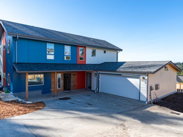 TC Legend Homes built this 2,614-square-foot custom home in Bellevue, Washington, to the high performance criteria of the U.S. Department of Energy Zero Energy Ready Home (ZERH) program.