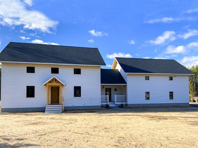 Energy Vision built this 3,197-square-foot custom home in Hollis, New Hampshire, to the high performance criteria of the U.S. Department of Energy Zero Energy Ready Home (ZERH) program.