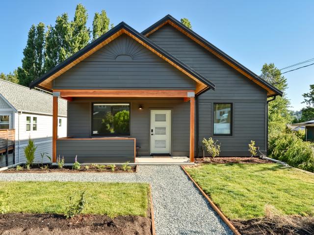 [bundle] design studio &amp;amp; Instinct Builders built this 2,400-square-foot duplex in Bellingham, Washington, to the high performance criteria of the U.S. Department of Energy’s Zero Energy Ready Home (ZERH) program.