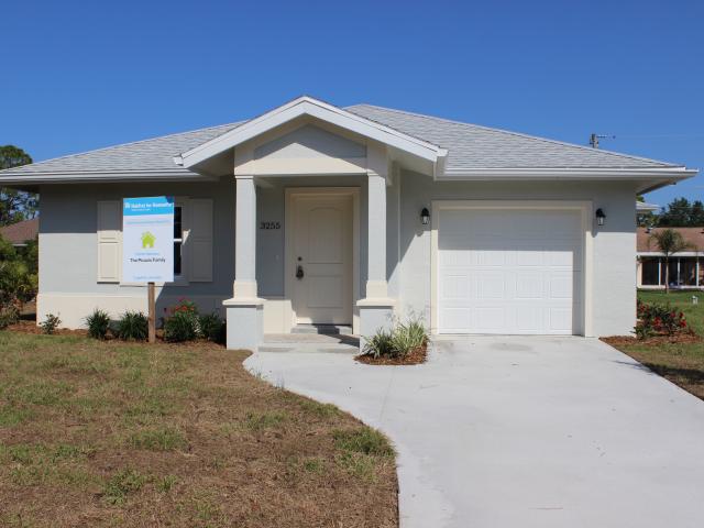 Habitat for Humanity South Sarasota County built this 1,464-square-foot affordable home in North Port, Florida, to the high performance criteria of the U.S. Department of Energy’s Zero Energy Ready Home (ZERH) program.