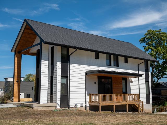 Kala Performance Homes built this 2,901-square-foot custom home in Kansas City, Missouri, to the high performance criteria of the U.S. Department of Energy’s Zero Energy Ready Home (ZERH) program.