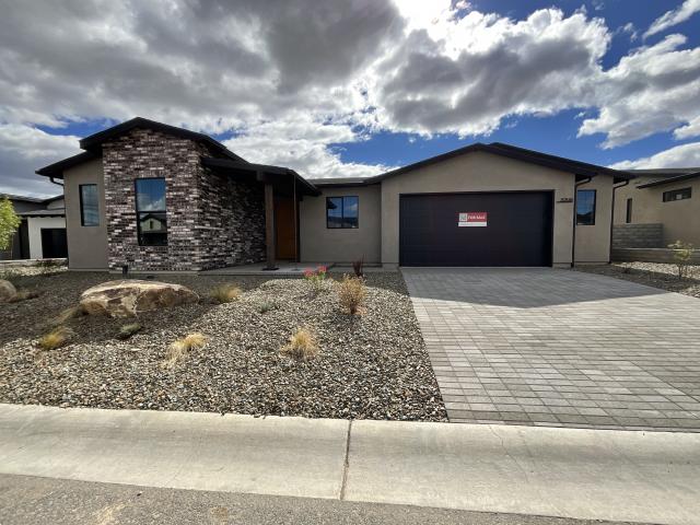 Mandalay Homes built this 2,320-square-foot production home in Prescott Valley, Arizona, to the high performance criteria of the U.S. Department of Energy’s Zero Energy Ready Home (ZERH) program.