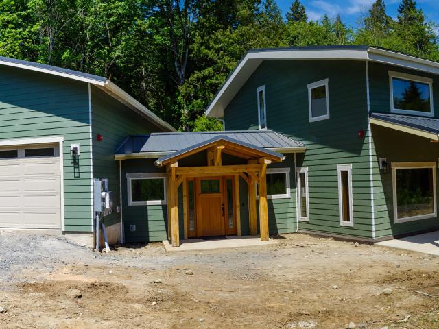 Powerhouse Designs and TC Legend Homes built this 2,345-square-foot custom home in Bellingham, Washington, to the high performance criteria of the U.S. Department of Energy’s Zero Energy Ready Home (ZERH) program.