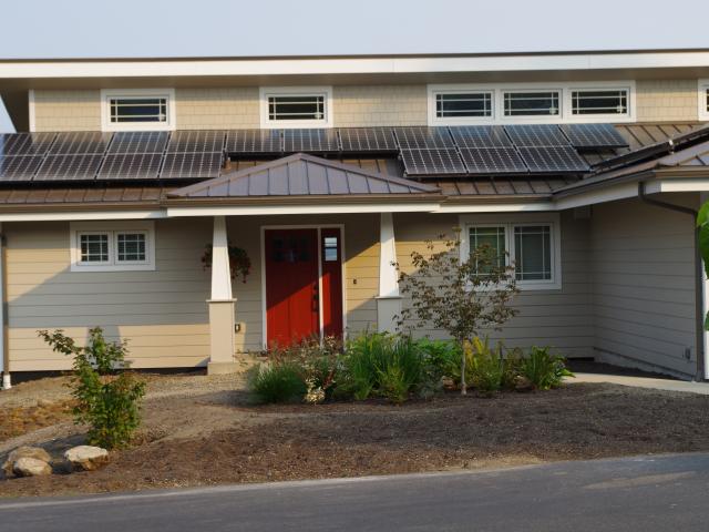 Clifton View Homes built this 1,784-square-foot zero energy home in Port Hadlock, Washington, to the performance criteria of the U.S. Department of Energy Zero Energy Ready Home (ZERH) program.