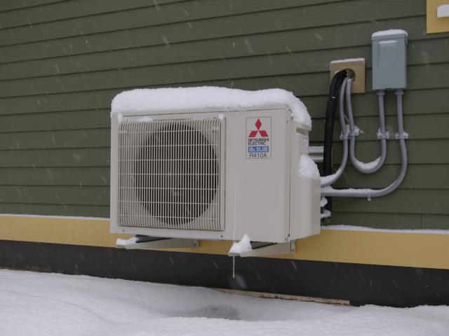 One ultra-efficient ductless heat pump is all the ultra-efficient 1,680-square-foot home needs for heating and cooling.